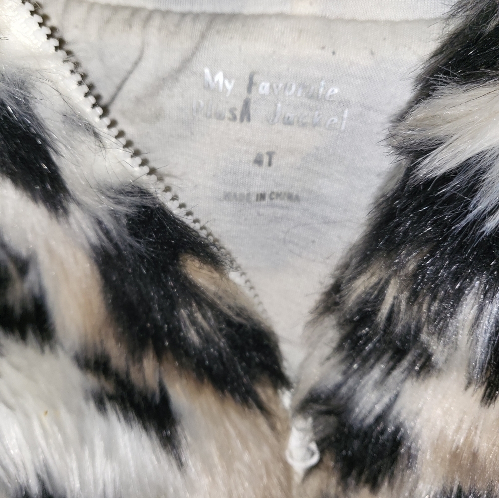 My favorite plush fur jacket 4t - Picture 6 of 7